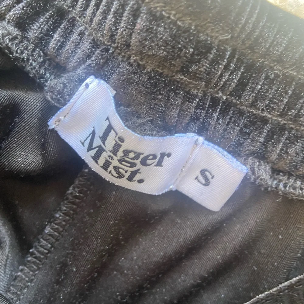 Tiger Mist Revolve Jaden Black Velour Jogger Pants - Picture 6 of 7